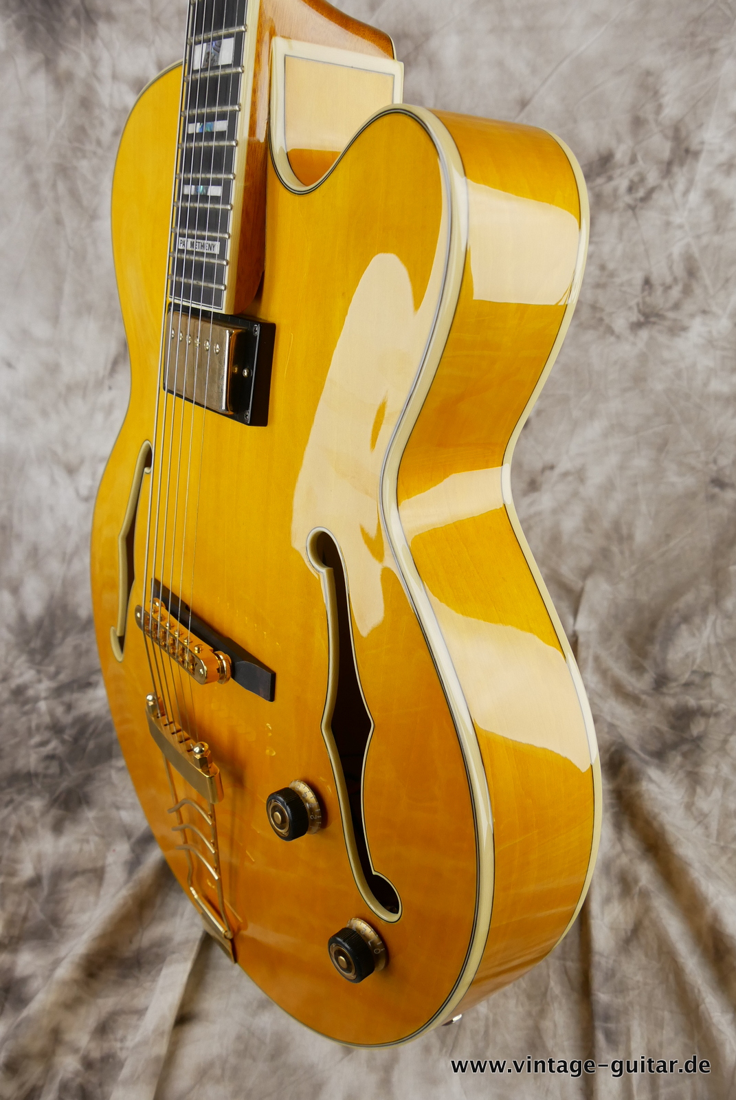 img/vintage/5519/Ibanez_PM_2 Pat_Metheny_China_antigue_amber_2016-006.JPG
